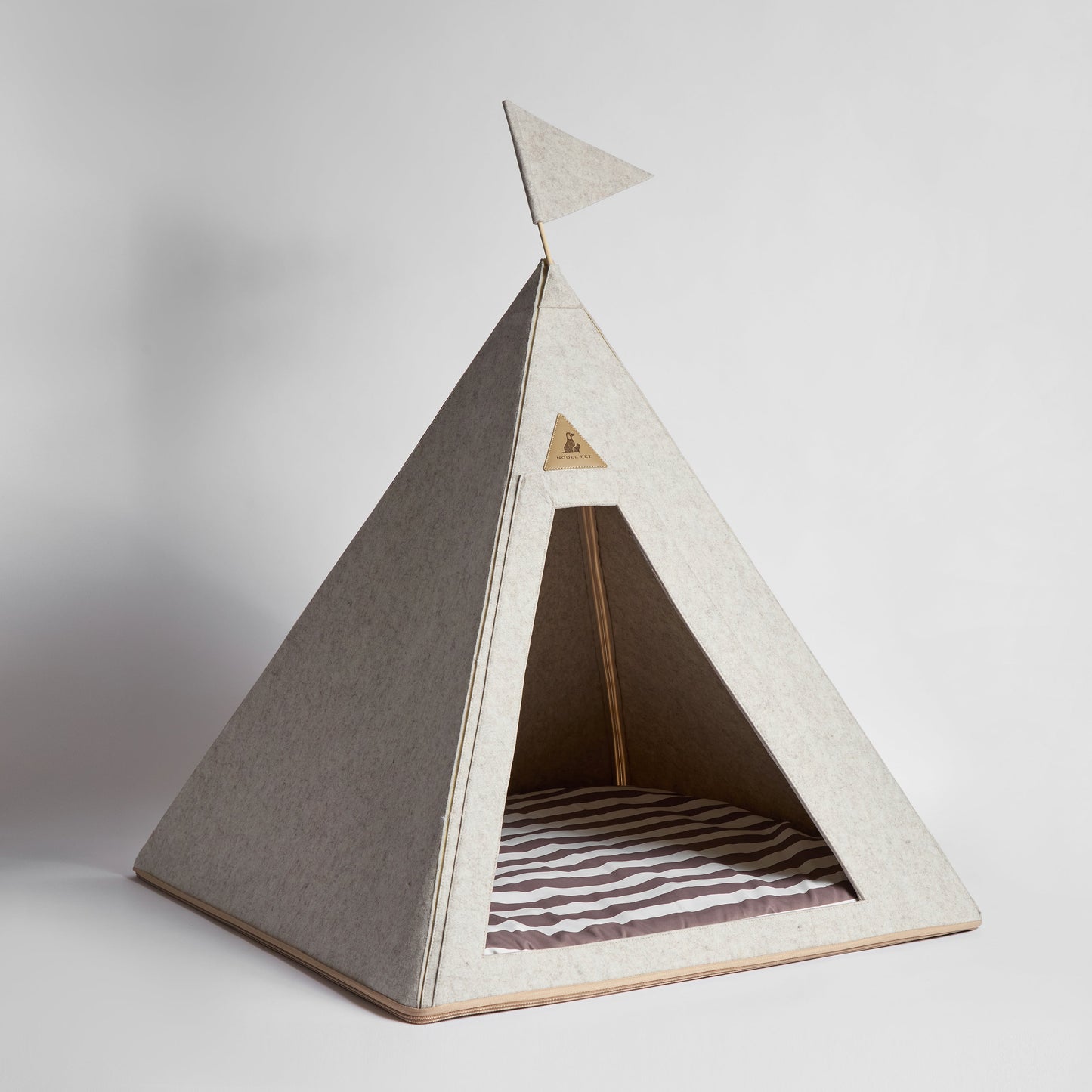 Nooee Pet Teepee Bailey (M) – Portable Dog & Cat Tent Bed with Machine-Washable Cushion, Zipper Opening, Foldable Design with Travel Bag, Fits Pets Up to 15 lbs, 25”H x 23”L x 23”D