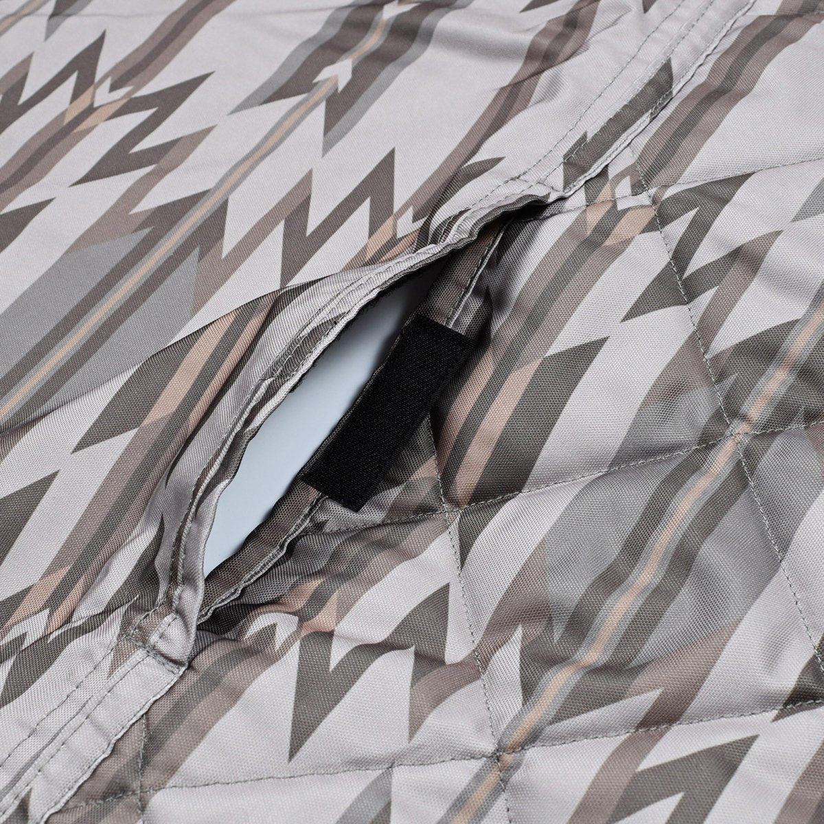 Pendleton Car Hammock | Water-Resistant Bench & Hammock-Style Dog Seat Cover with Non-Slip Backing