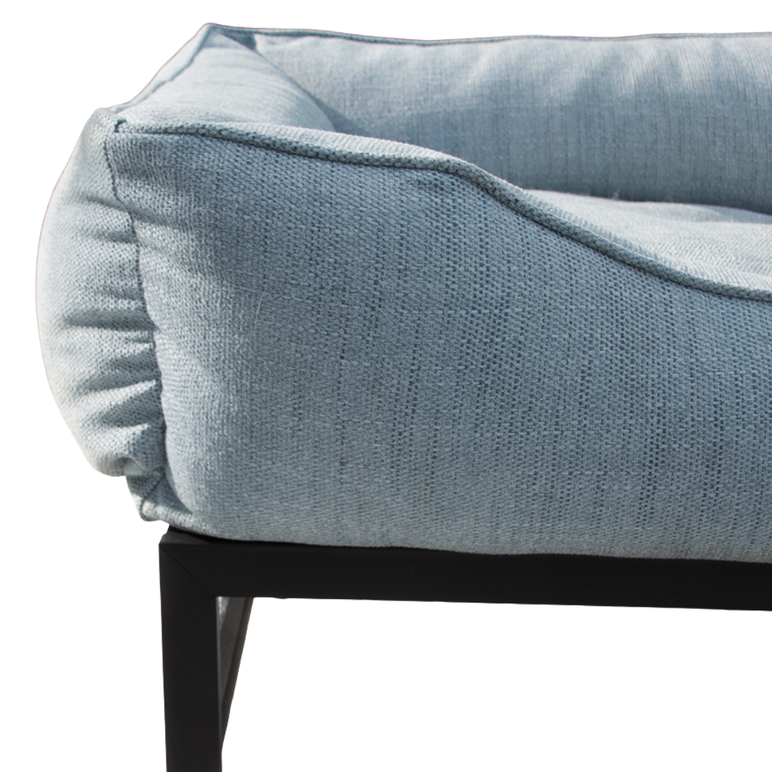 The FÜZI Elevated Dog Bed – Mist Blue Performance Fabric on Black Metal Base (S/M/L/XL)