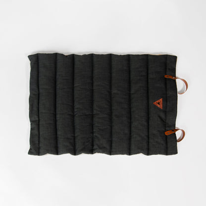 Nooee Pet Mat Jackson – Dual-Sided Travel Pet Mat with Water-Resistant Linen & Plush Sherpa, Roll-Up Design with Removable Vegan Leather Handle, Machine Washable, 24” x 40”