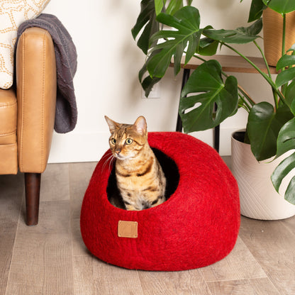 Fuzzy Cove Chili Red Round Style Felted Wool Cat Cave – Cozy Peekaboo Bed for Cats