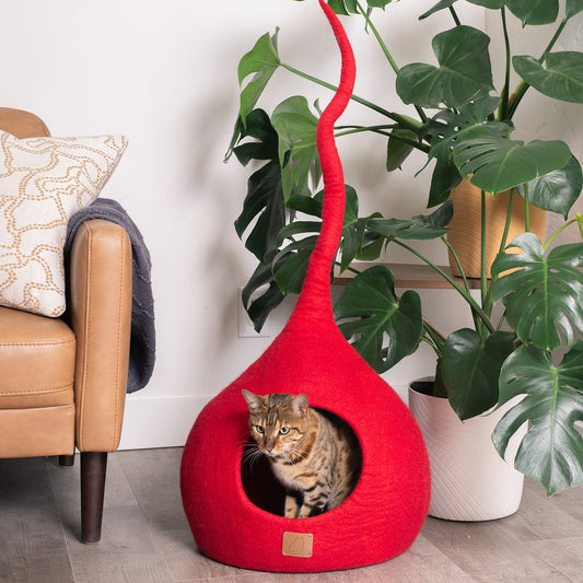 Fuzzy Cove Chili Red Tail Style Felted Wool Cat Cave – Modern Peekaboo Cave Bed for Cats