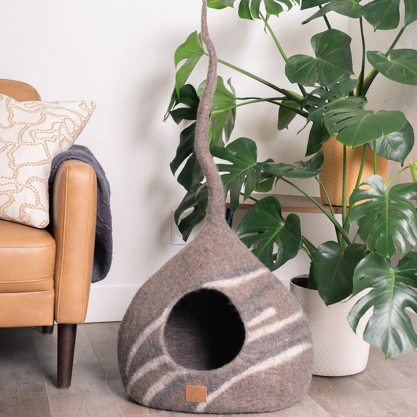 Fuzzy Cove Stone Design Felted Wool Cat Cave – Tail Style Modern Peekaboo Bed