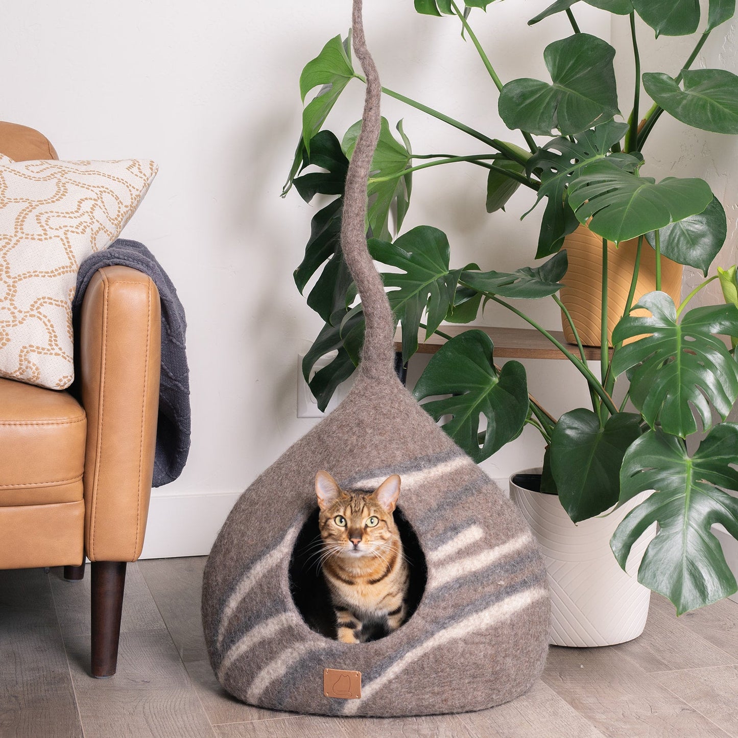 Fuzzy Cove Stone Design Felted Wool Cat Cave – Tail Style Modern Peekaboo Bed