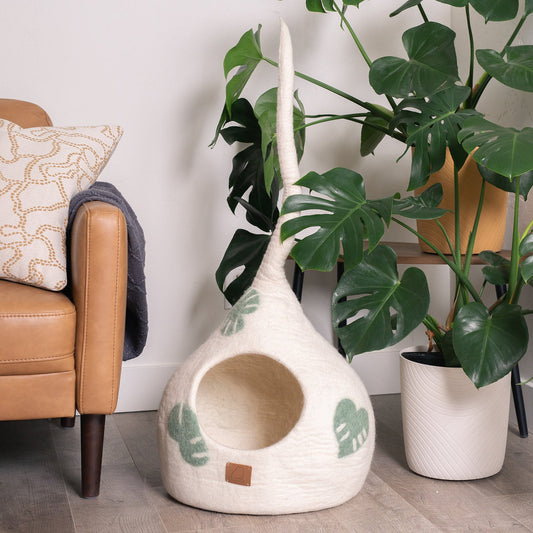 Fuzzy Cove Leaf Design Tail Style Felted Wool Cat Cave – Monstera-Inspired Cozy Hideout for Cats