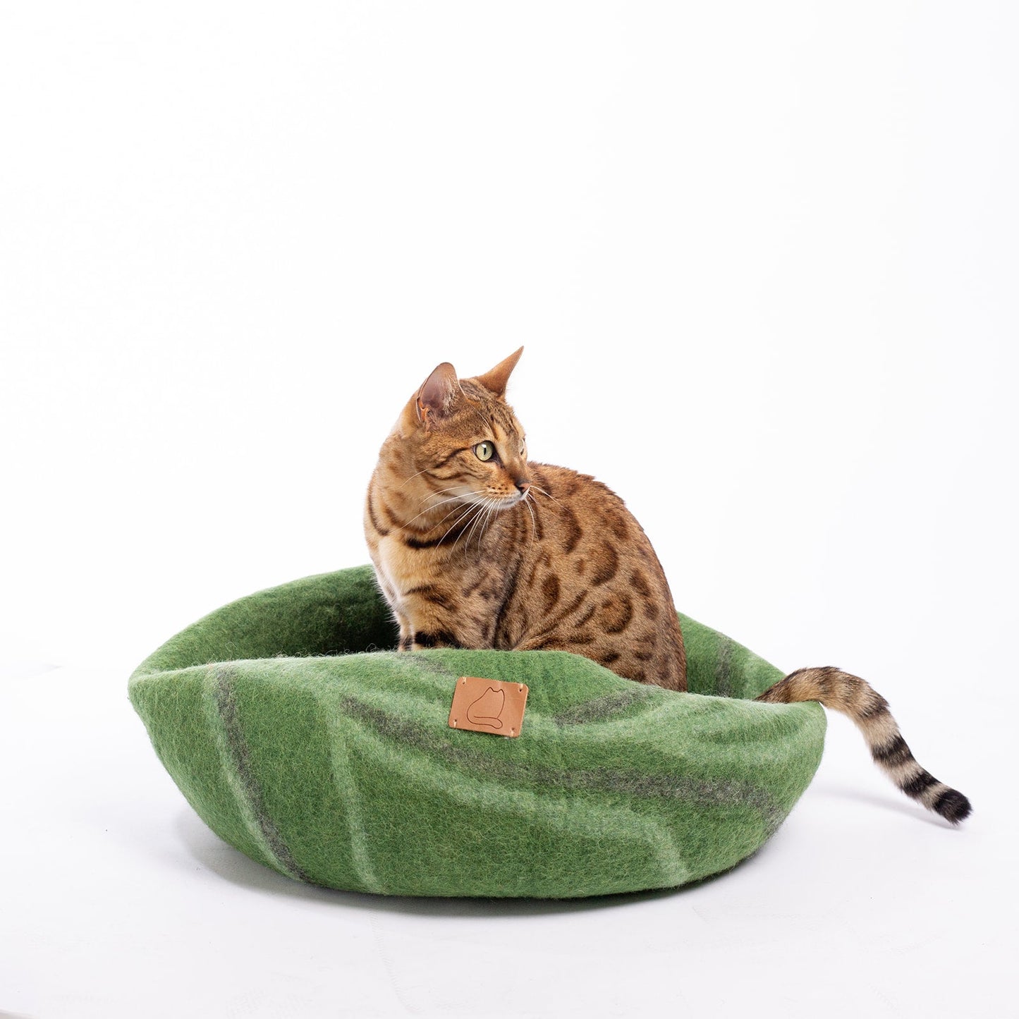 Fuzzy Cove Fade Design Felted Wool Cat Cave – Tail Style Ombre Modern Cat Bed