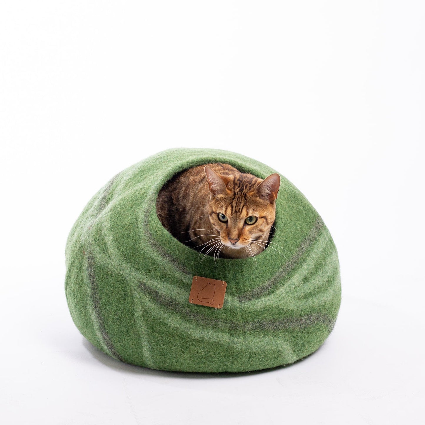 Fuzzy Cove Fade Design Felted Wool Cat Cave – Tail Style Ombre Modern Cat Bed