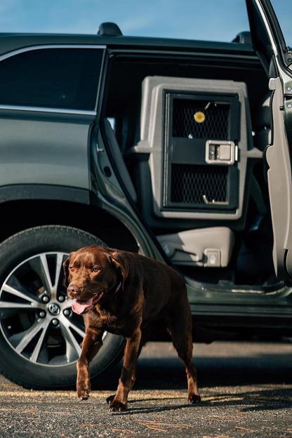 Dakota 283 Hero Dog Kennel – Coyote Granite & Dark Granite