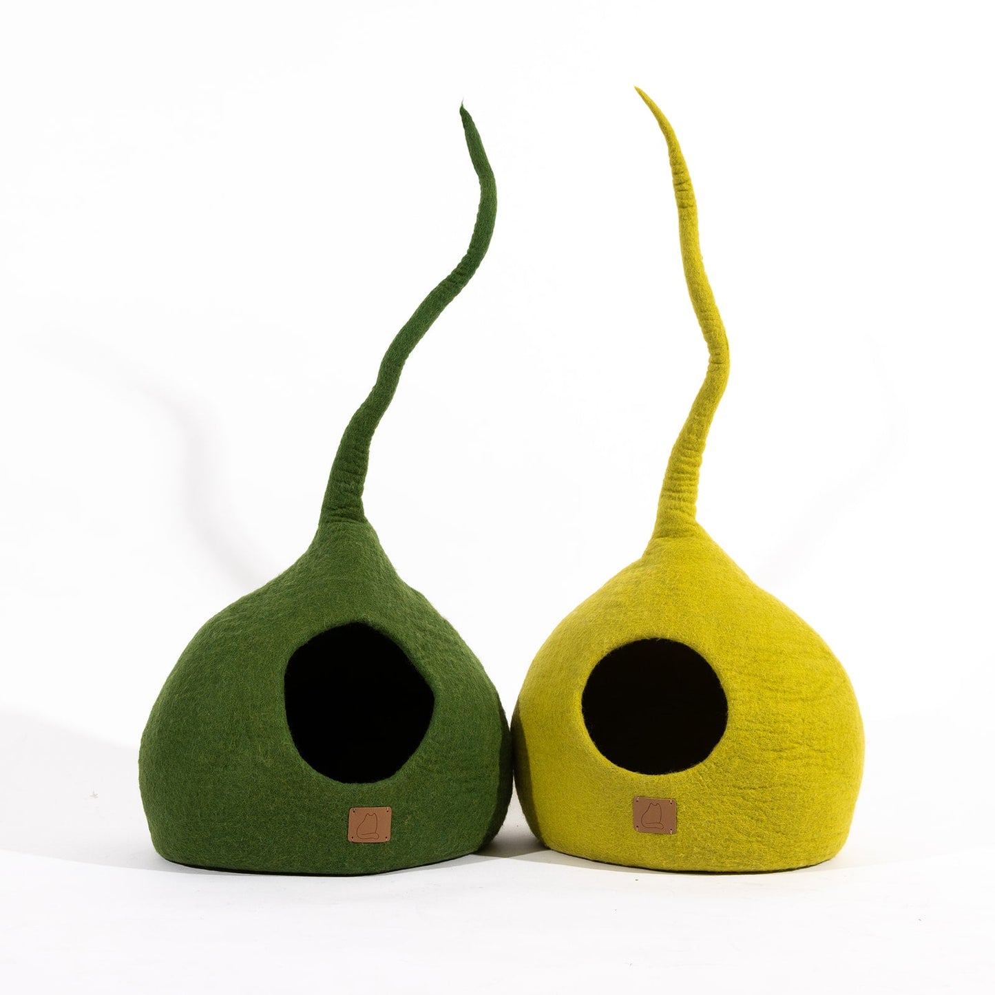 Fuzzy Cove Forest Green Tail Style Felted Wool Cat Cave – Handcrafted Peekaboo Cozy Bed for Cats