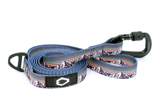 Outdoor Style Mountain Sunset Nylon Dog Leash – Soft, Durable Design with Bottle-Opening D-Ring and Locking Aluminum Carabiner