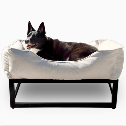 The FÜZI Elevated Dog Bed – Oat Performance Fabric on Black Metal Base (S/M/L/XL)