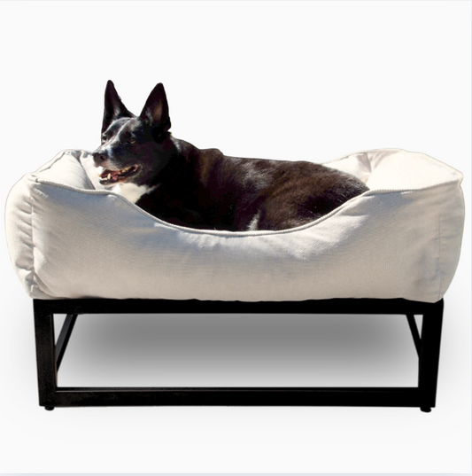 The FÜZI Elevated Dog Bed – Oat Performance Fabric on Black Metal Base (S/M/L/XL)