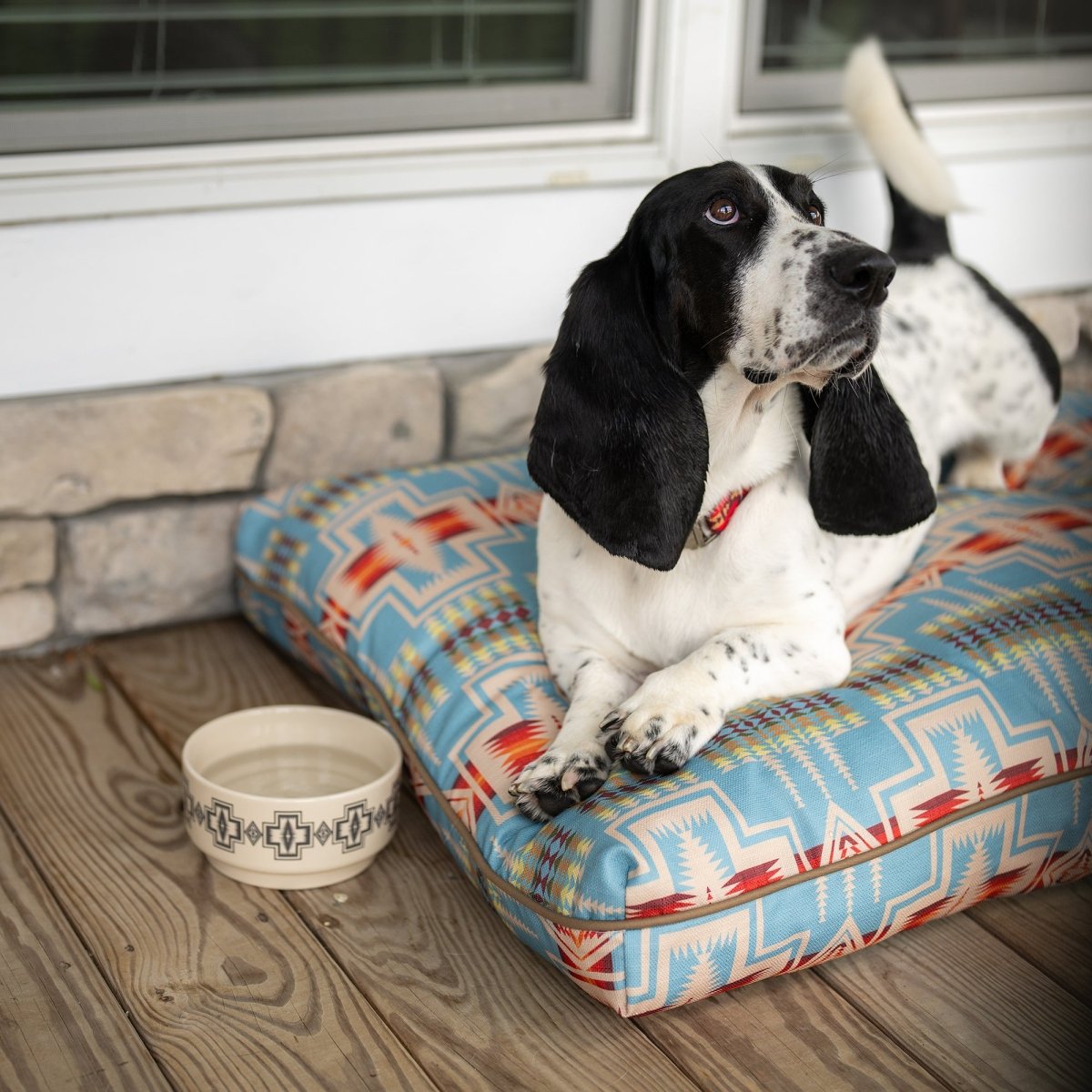 Pendleton All Season Pet Napper | Indoor/Outdoor UV & Water-Resistant Dog Bed with Washable Cover