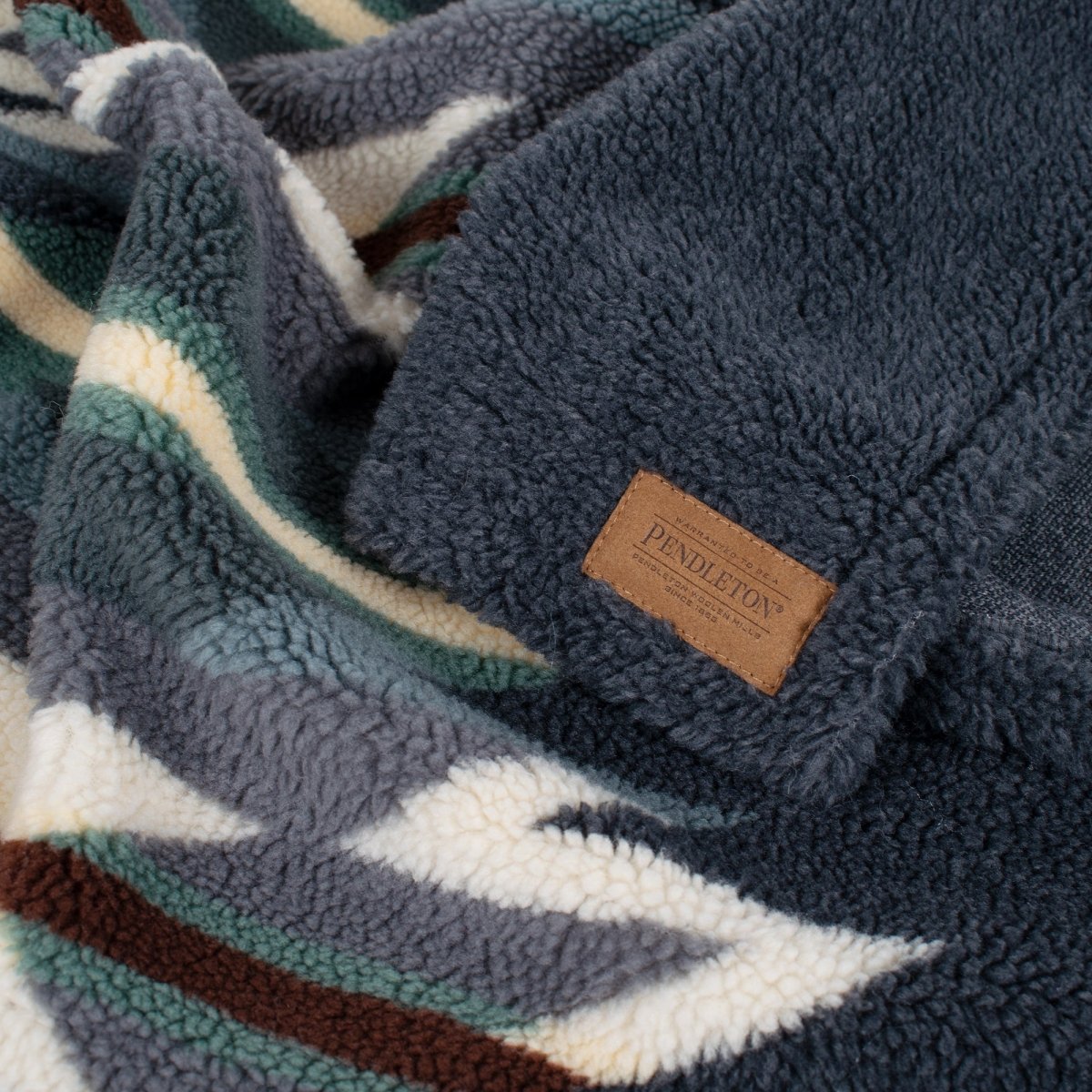 Pendleton Berber Crate Blanket | Soft Non-Shedding Berber Dog Blanket for Crate, Car & Travel